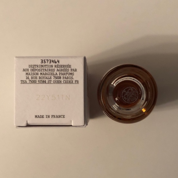 Maison Margiela By the Fireplace - Picture 3 of 4